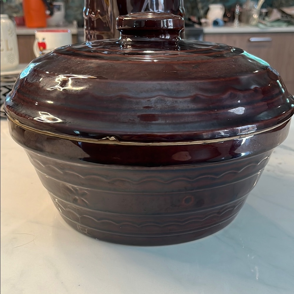 Mar crest oven proof Dark Brown Ceramic Lidded bean Pot